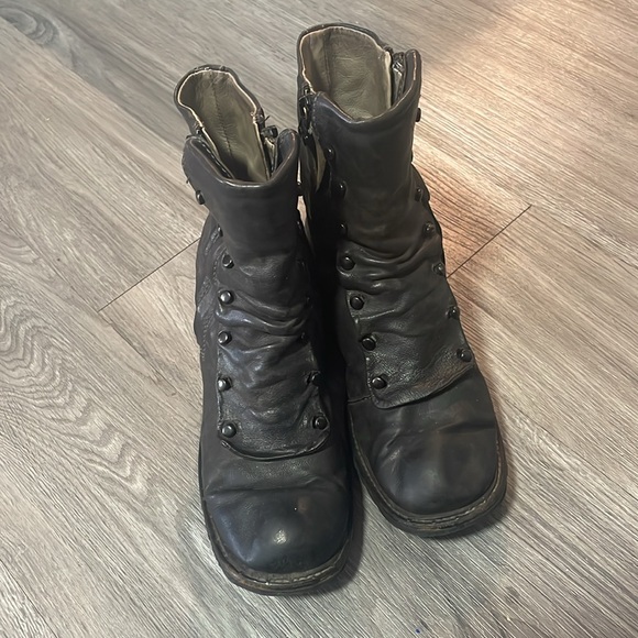 A S 98  Brown Square Toed Twin Brown Spat Front Button Design Boots EUC - Picture 3 of 13